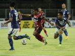 bali-united-menang-tipis-dari-persib-bandung-1-0_20220116_195508.jpg
