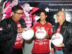 bali-united-resmi-tercatat-di-bursa-efek-indonesia_20190617_180803.jpg