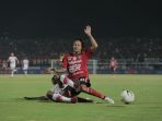 bali-united-vs-persipura-jayapura_20191209_152423.jpg