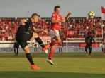 bali-united-vs-psis-semarang-di-laga-liga-1_20180804_215521.jpg