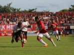 bali-united-yabes-roni_20170428_233923.jpg
