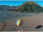 balon-udara-di-bromo.jpg
