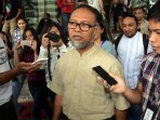 bambang-widjojanto-datangi-kpk-usai-deponering_20160305_103554.jpg