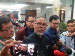 bambang-widjojanto-di-gedung-mahkamah-konstitusi-65.jpg