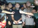 bambang-widjojanto-dibebaskan_20150124_015053.jpg