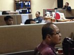 bambang-widjojanto-diperiksa-penyidik-bareskrim_20150203_175346.jpg