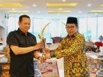 bamsoet-dapat-penghargaan-omg.jpg