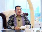 bamsoet-saat-membacakan-puisi-hidup-di-dekat-mati.jpg