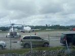 bandara-mozes-kilangin-di-papua.jpg