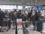 bandara-narita-chiba-jepang-ramai-6-september.jpg