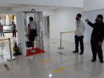 bandara-sultan-thaha-jambi-mengoperasikan-fasilitas-walk-through-disinfection.jpg