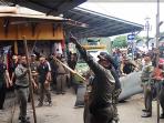 bangunan-liar-dibongkar-satpol-pp-banjarmasin_20160209_202753.jpg<pf>bangunan-liar-dibongkar-satpol-pp-banjarmasin_20160209_202738.jpg<pf>bangunan-liar-dibongkar-satpol-pp-banjarmasin_20160209_202937.jpg<pf>kepala-satpol-pp-banjarmasin-m-ichwan_20160209_203149.jpg