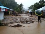 banjir-bandang-dan-longsor-terjang-sangihe_20160621_204907.jpg