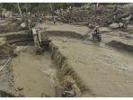 Banjir Terjang Desa Salua Kabupaten Sigi, Jalan Poros Palu-Kulawi Putus