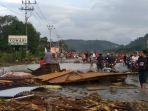 banjir-bandang-yang-melanda-sentani-jayapura-papua-terus-meningkat.jpg