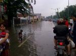 banjir-bidaracina-jatinegara-nih2.jpg