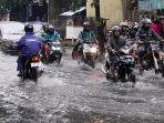 banjir-cileuncang-di-jalan-cibaduyut-raya-kota-bandung_20240216_205646.jpg