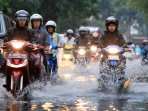 banjir-cileuncang-di-kota-bandung_20151107_222220.jpg