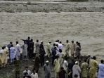 banjir-dahsyat-di-pakistan-tewaskan-1000-orang_20220829_132946.jpg