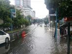 banjir-di-kawasan-kemang-jakarta-selatan_20150210_125528.jpg