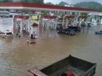 banjir-di-mamuju_20180322_101422.jpg