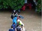 banjir-di-sekitar-sdn-aji-tunggal-bandung.jpg