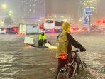 banjir-di-seoul-korea-selatan-senin-892022.jpg