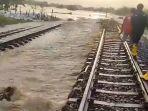 banjir-di-stasiun-gubug.jpg