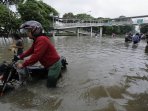 banjir-jakarta-2015_20150210_151030.jpg
