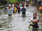 banjir-jakarta-2015_20150210_151228.jpg