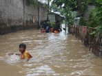 banjir-kampung-petir-tangerang_20160301_161038.jpg