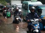 banjir-kawasan-gunung-sahari-jakarta_20220118_161207.jpg