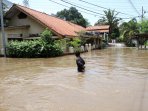 banjir-landa-jakarta_20160422_002308.jpg