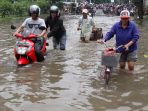 banjir-landa-kawasan-tanjung-duren_20170221_170802.jpg