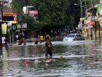 banjir-melumpuhkan-akses-jalan-kartini_20200102_211111.jpg