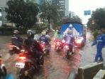 banjir-merendam-jalan-di-panjaitan-selasa.jpg