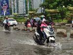 banjir-merendam-jalan-lodan-raya-ancol.jpg