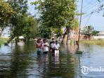 banjir-merendam-jalan-morowudi-yang-merupakan-akses-penghubung-kecamatan-cerme.jpg