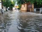 banjir-merendam-perumahan-pulo-raya-petogogan-sejak-sore-tadi_20160827_191445.jpg
