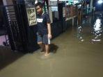banjir-merendam-wilayah-rw-09-kelurahan-kelapa-dua-wetan.jpg