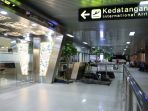 banjir-penumpang-pesawat-bandara-int-supadio-pontianak-nginep_20171113_141532.jpg