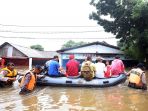 banjir-rendam-sejumlah-kawasan-di-jakarta-timur_20200101_205039.jpg
