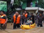 banjir-rendam-sejumlah-kawasan-di-jakarta-timur_20200101_210332.jpg