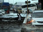 banjir-rob-terjang-semarang_20160610_000230.jpg