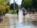 banjir-vila-nusa-indah_20160421_155733.jpg