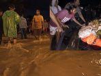 banjir-yang-menerjang-perumahan-de-flamboyan-desa-tanjung-selamat.jpg
