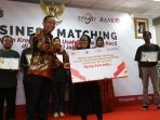 bank-dki-berikan-modal-kepada-250-ukm_20190726_022656.jpg