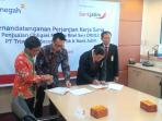 bank-jatim-trimegah_20150901_123830.jpg