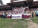 bantuan-presiden-joko-widodo-untuk-anak-sd-di-pelosok_20170413_034855.jpg