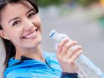 banyak-minum-air-putih-sebelum-berpuasa-baik-untuk-kesehatan-kulit_20160603_162751.jpg